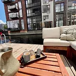 Exclusive Canalhouse First Row To The Water