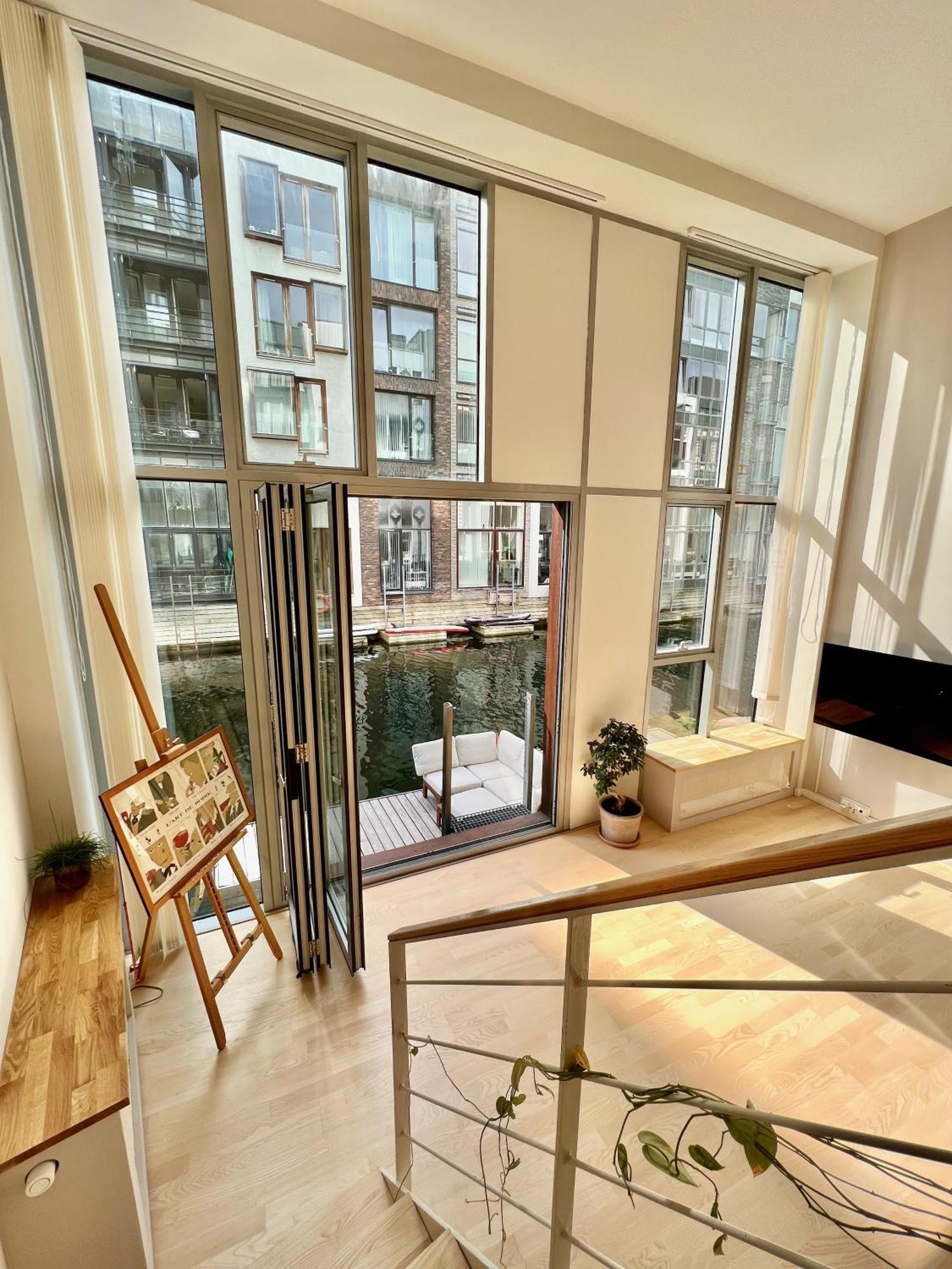 Exclusive Canalhouse First Row To The Water Apartment Copenhagen