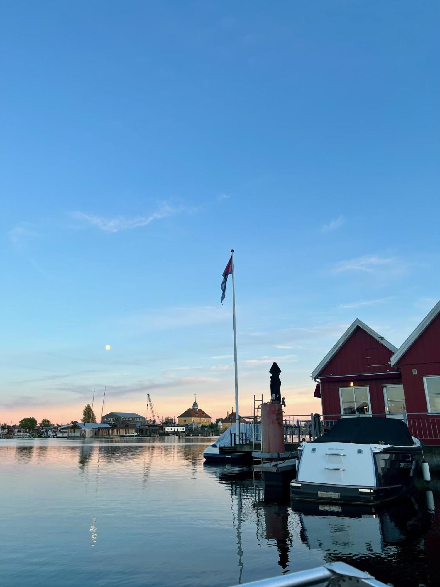 Exclusive Canalhouse First Row To The Water Copenhagen